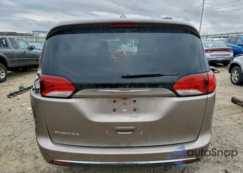 2017 Chrysler Pacifica Touring L Plus z USA, uszkodzony, nr VIN 2C4RC1EG0HR559642